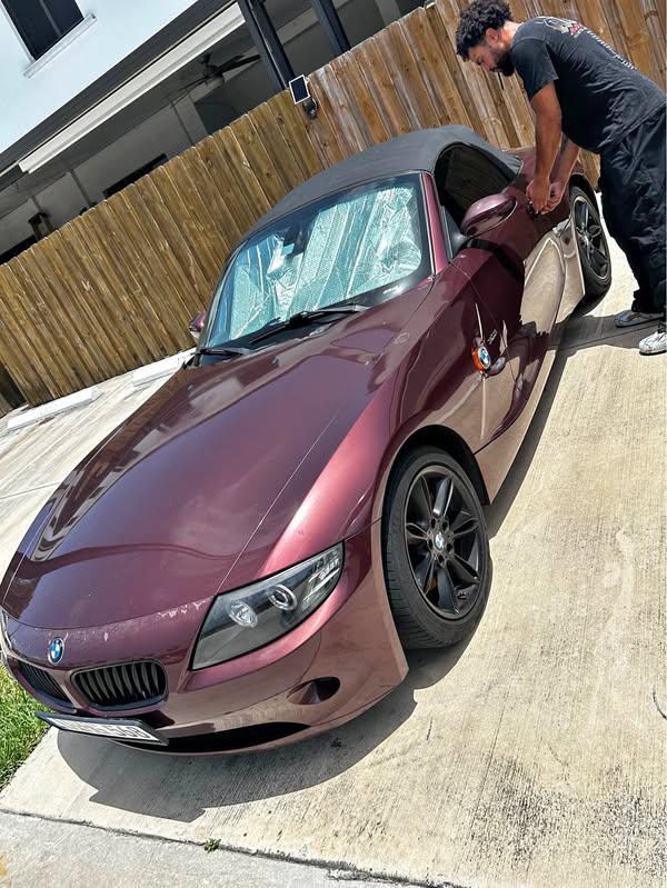 2004 BMW Z4 - 3.0i Roadster 2D