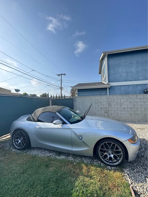 2003 BMW Z4 - 3.0i Roadster 2D
