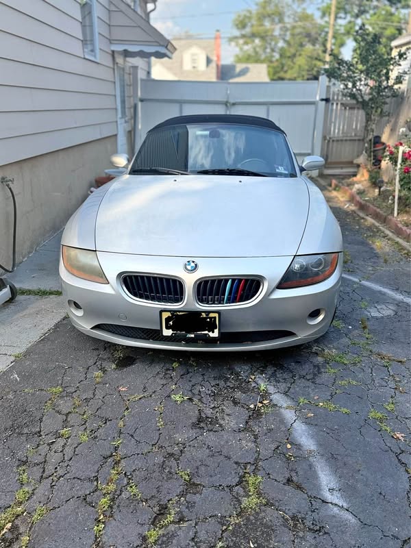 2004 BMW Z4 - 2.5i Roadster 2D