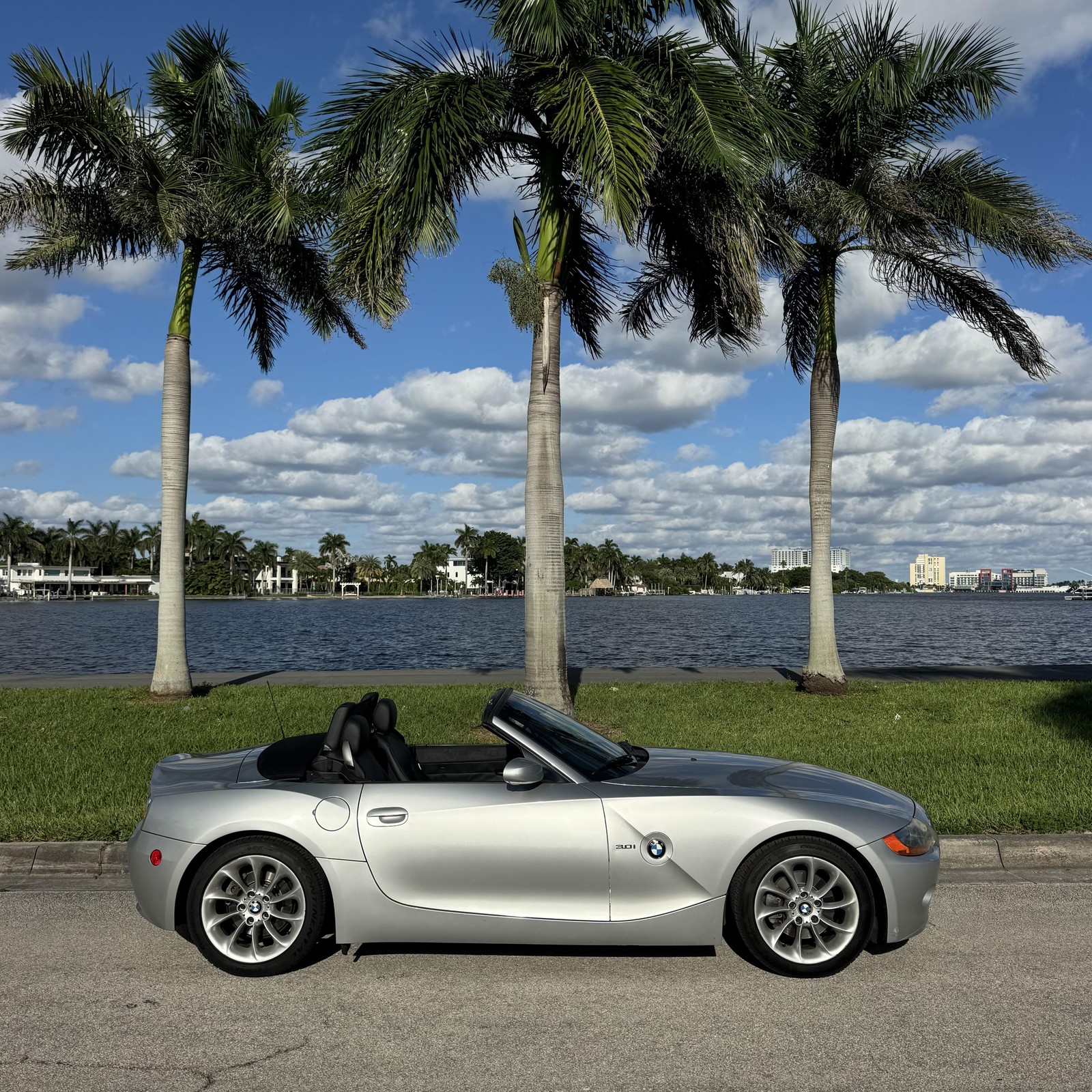 2003 BMW Z4 3.0L CONVERTIBLE ONLY 51K MILES 41 SERVICE...
