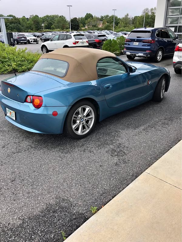 2003 BMW Z4 - 3.0i Roadster 2D