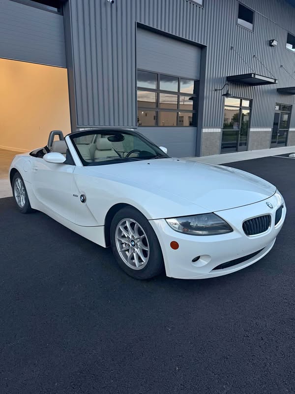2005 BMW Z4 - 2.5i Roadster 2D