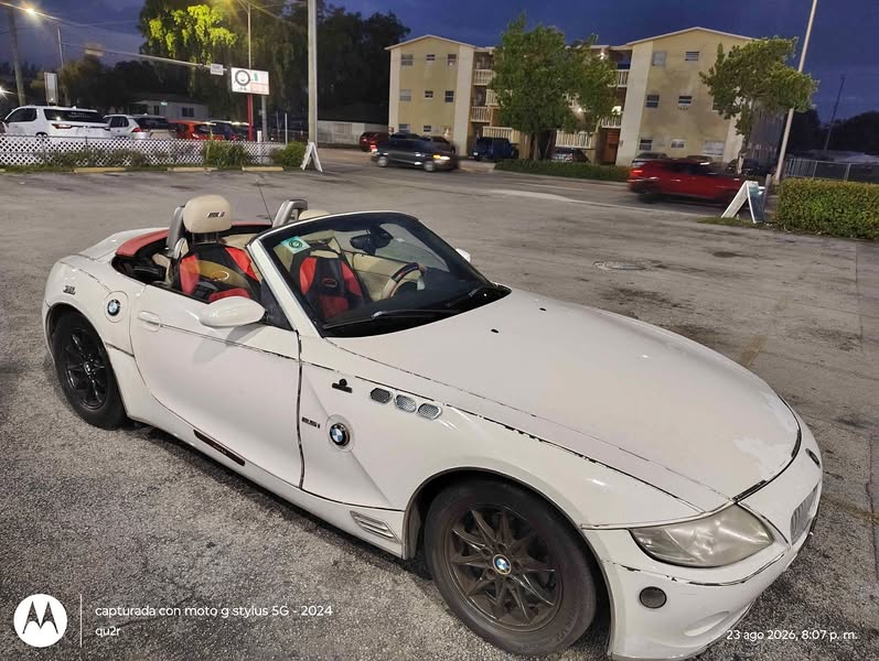 2005 BMW Z4 - 2.5i Roadster 2D
