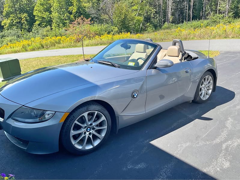 2006 BMW Z4 - 3.0i Roadster 2D