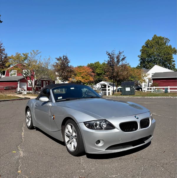 2004 BMW Z4 - 3.0i Roadster 2D
