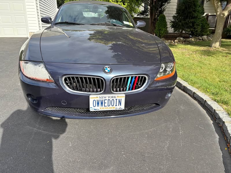 2004 BMW Z4 - 2.5i Roadster 2D