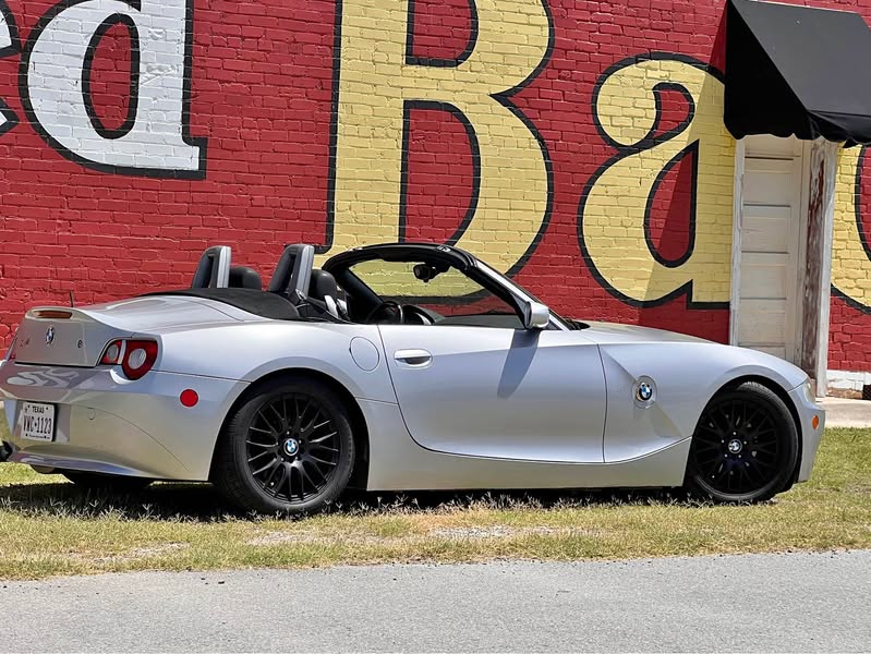 2005 BMW Z4 - 2.5i Roadster 2D