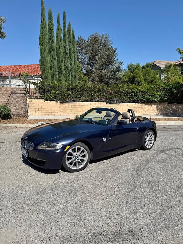 2006 BMW Z4 - 3.0i Roadster 2D
