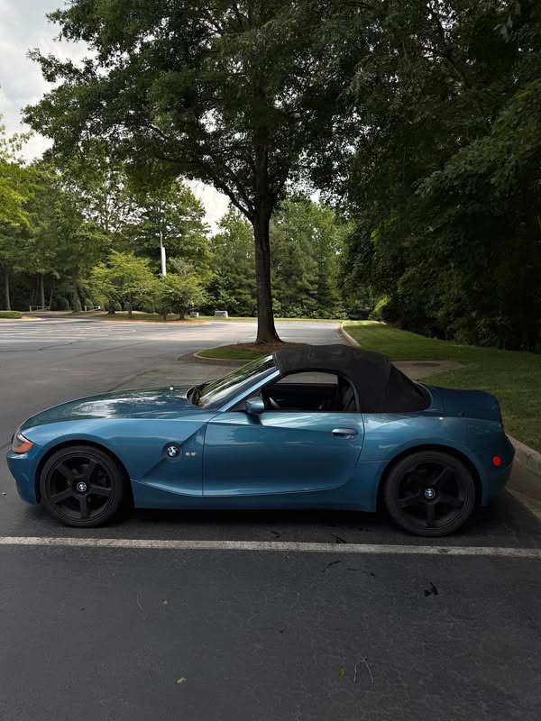 2004 BMW Z4 - 2.5i Roadster 2D