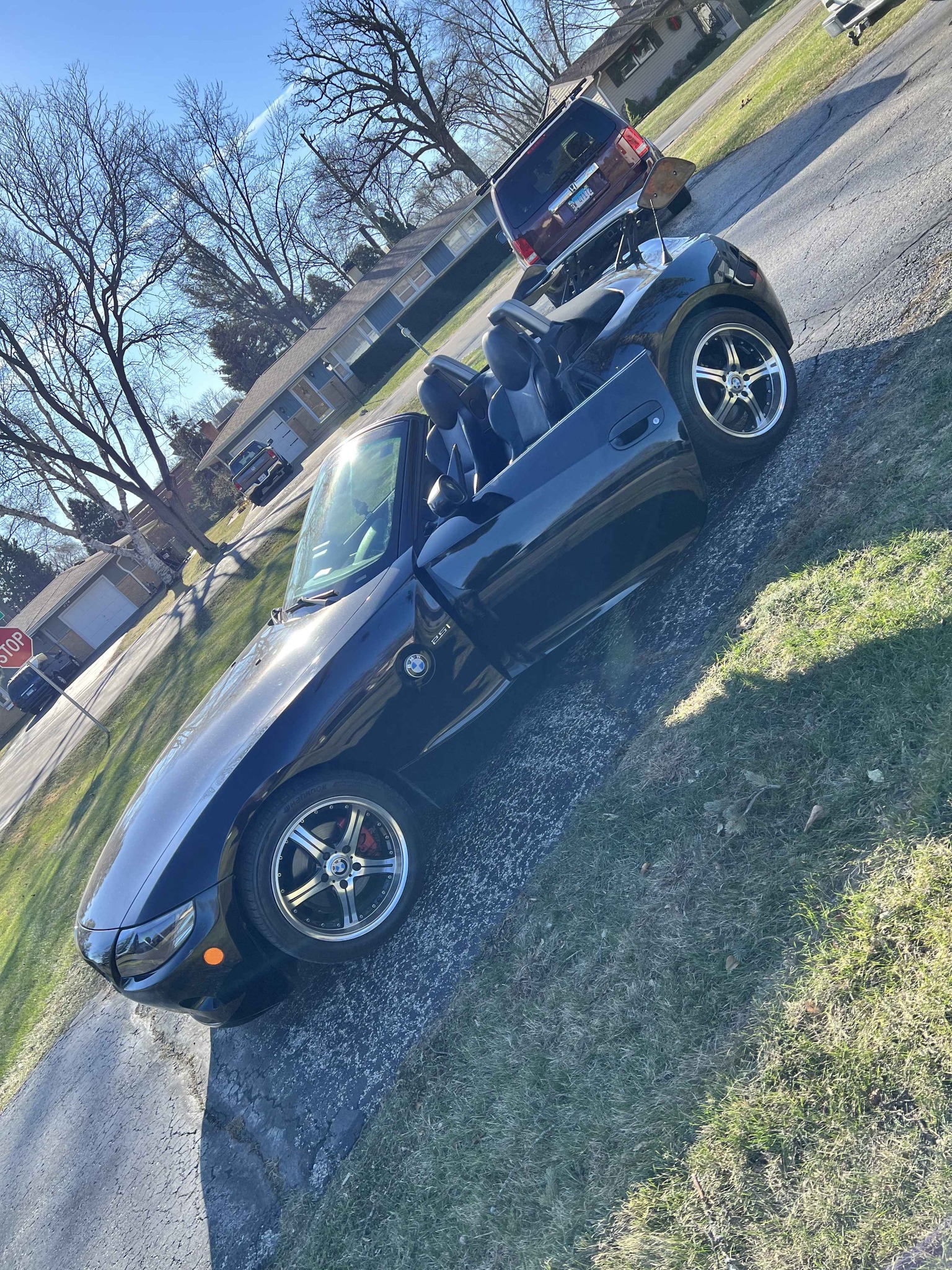 2005 BMW Z4 - 2.5i Roadster 2D