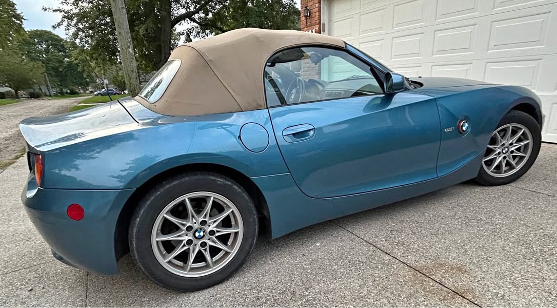 2003 BMW Z4 - 2.5i Roadster 2D