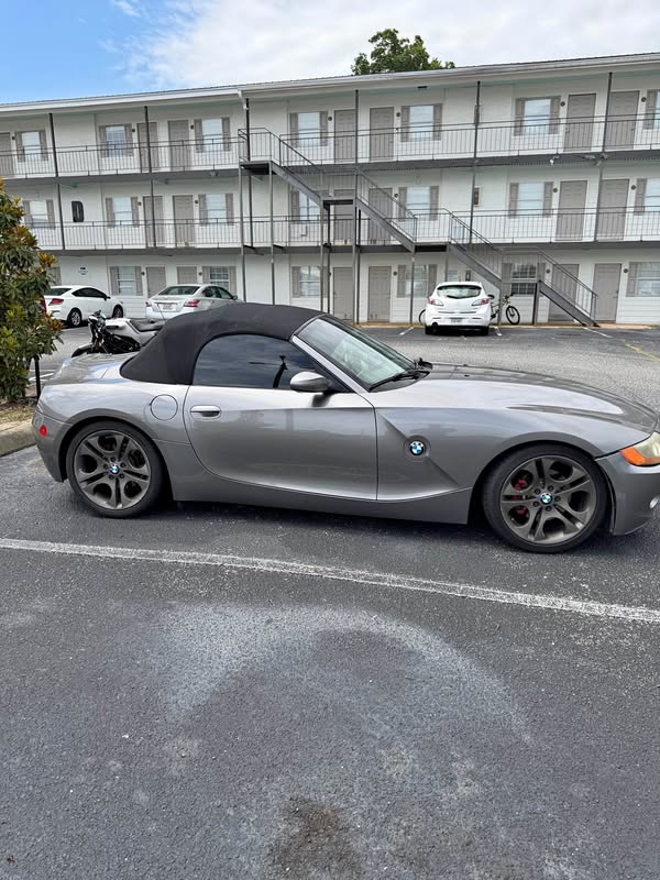 2003 BMW Z4 - 3.0i Roadster 2D