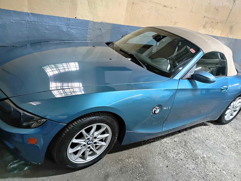 2005 BMW Z4 - 2.5i Roadster 2D