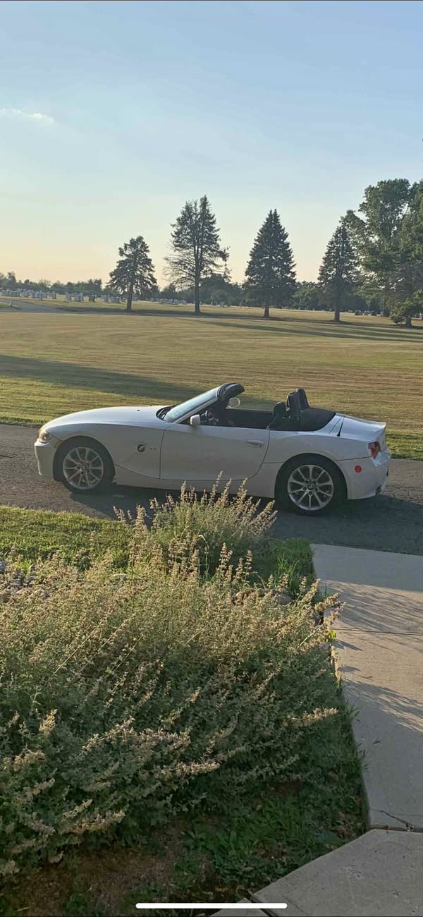 2007 BMW Z4 - 3.0i Roadster 2D