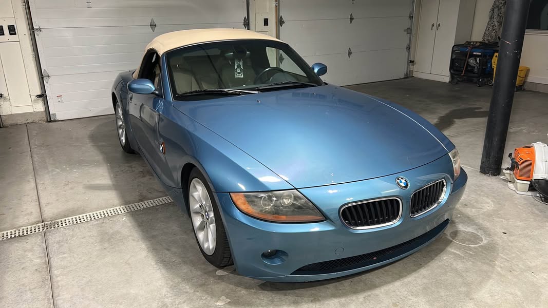 2003 BMW Z4 - 2.5i Roadster 2D