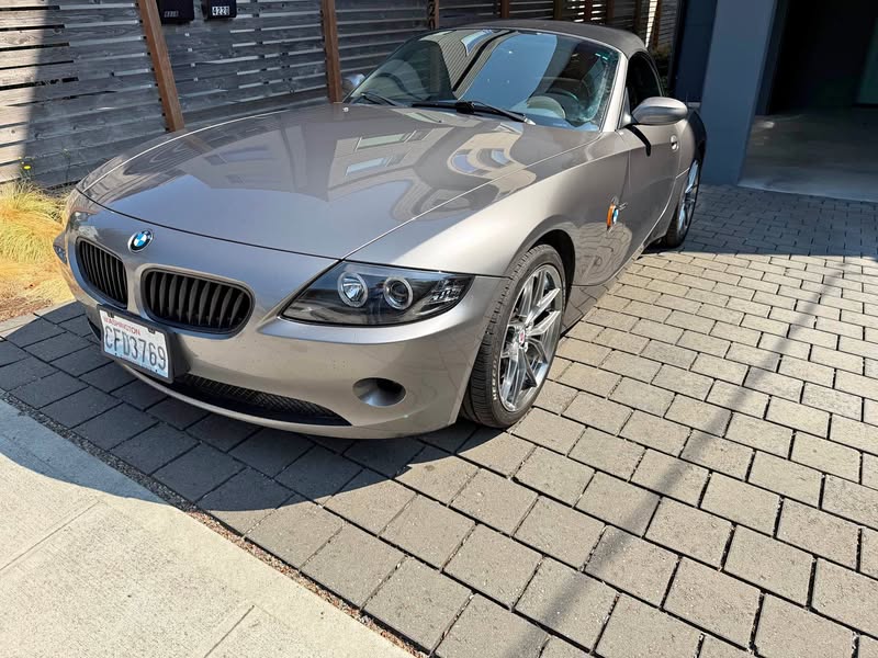 2003 BMW Z4 3.0i Roadster 2D