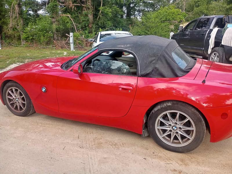 2004 BMW Z4 - 3.0i Roadster 2D