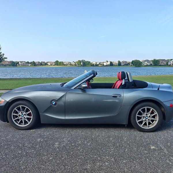 2004 BMW Z4 - 2.5i