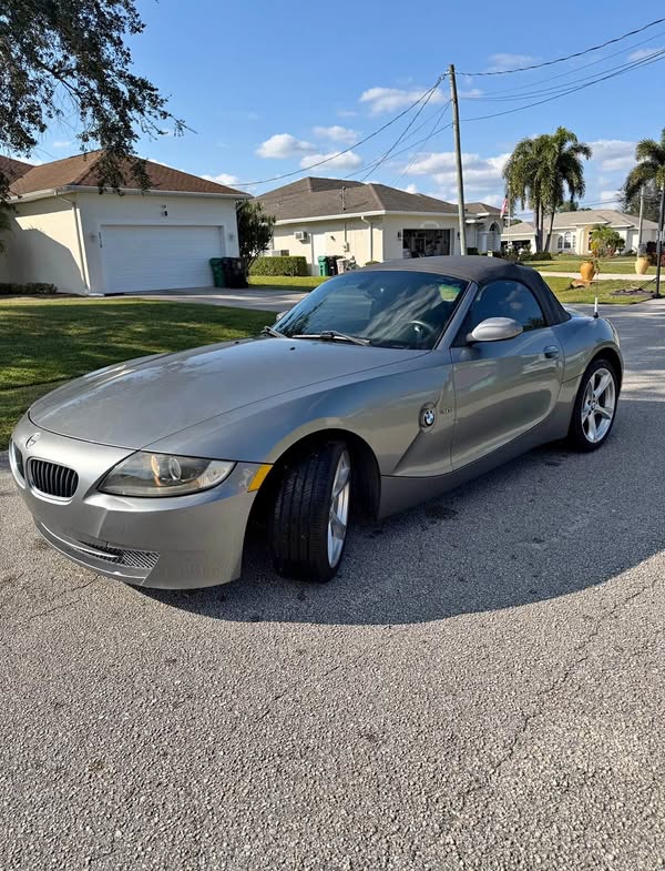 2008 BMW Z4 - 3.0i Roadster 2D