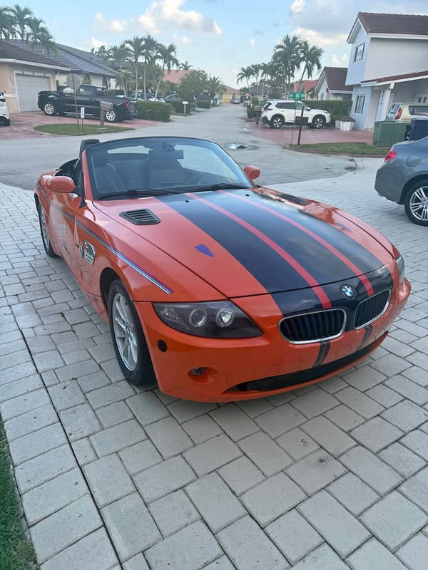 2005 BMW Z4 - 2.5i Roadster 2D