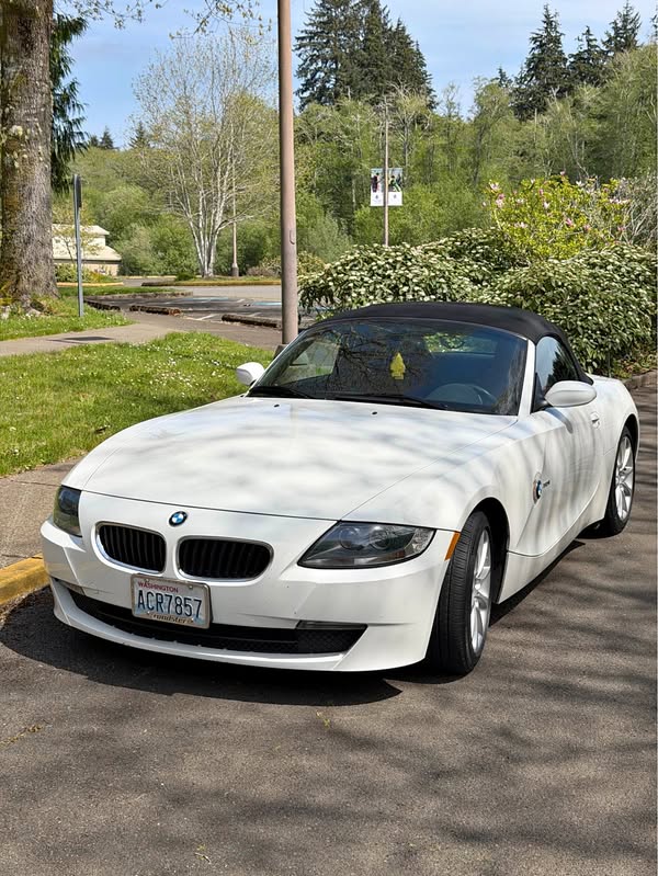 Beautiful 2007 Z4 BMW 3.0I ROADSTER\ufffc