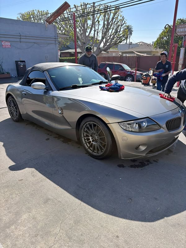 2005 BMW Z4 - 2.5i Roadster 2D