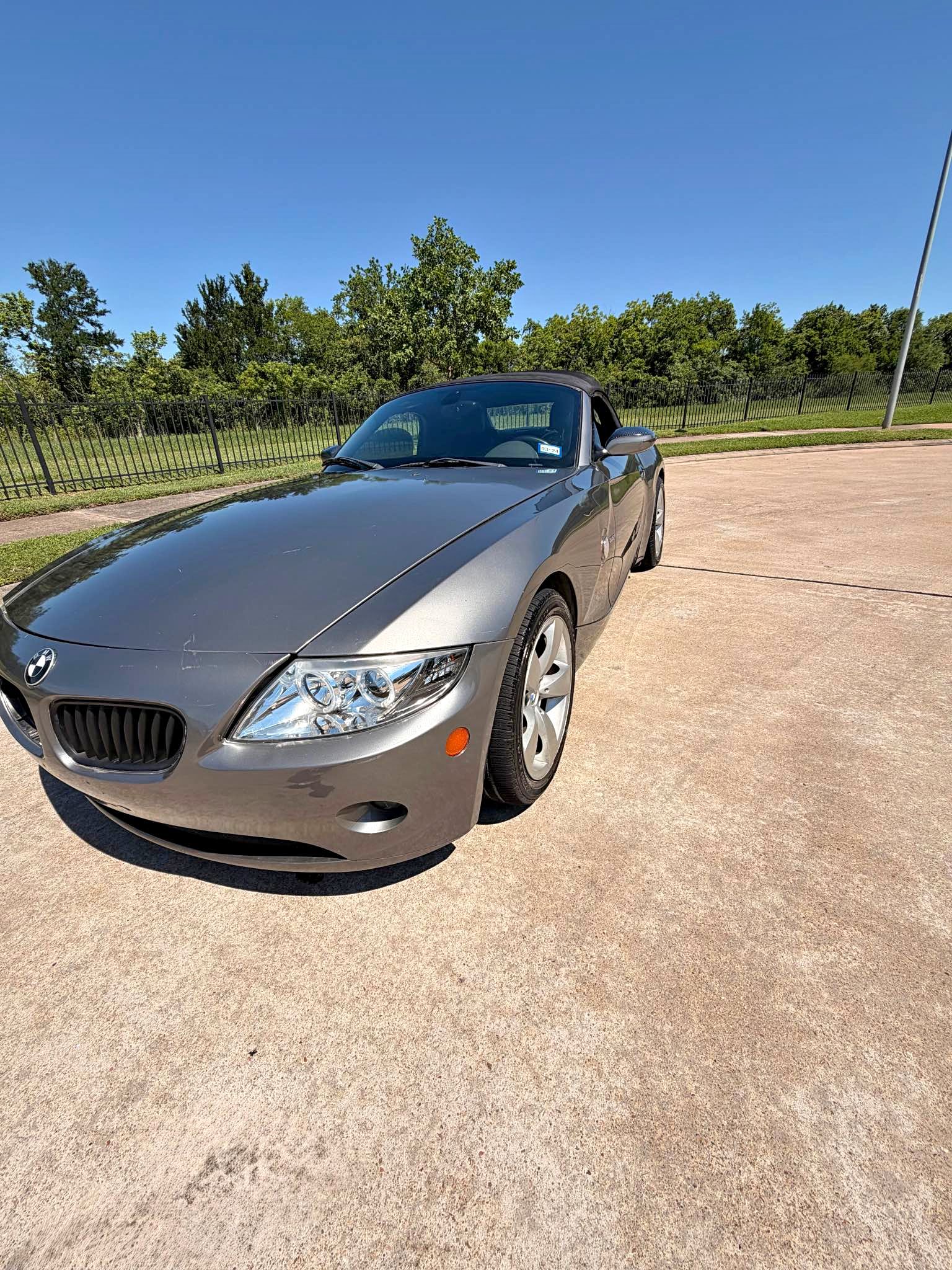 2005 BMW Z4 - 2.5i Roadster 2D