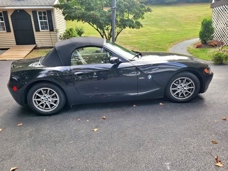 2004 BMW Z4 - 2.5i Roadster 2D