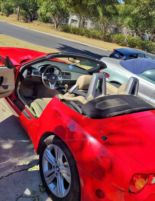 2003 BMW Z4 - 2.5i Roadster 2D