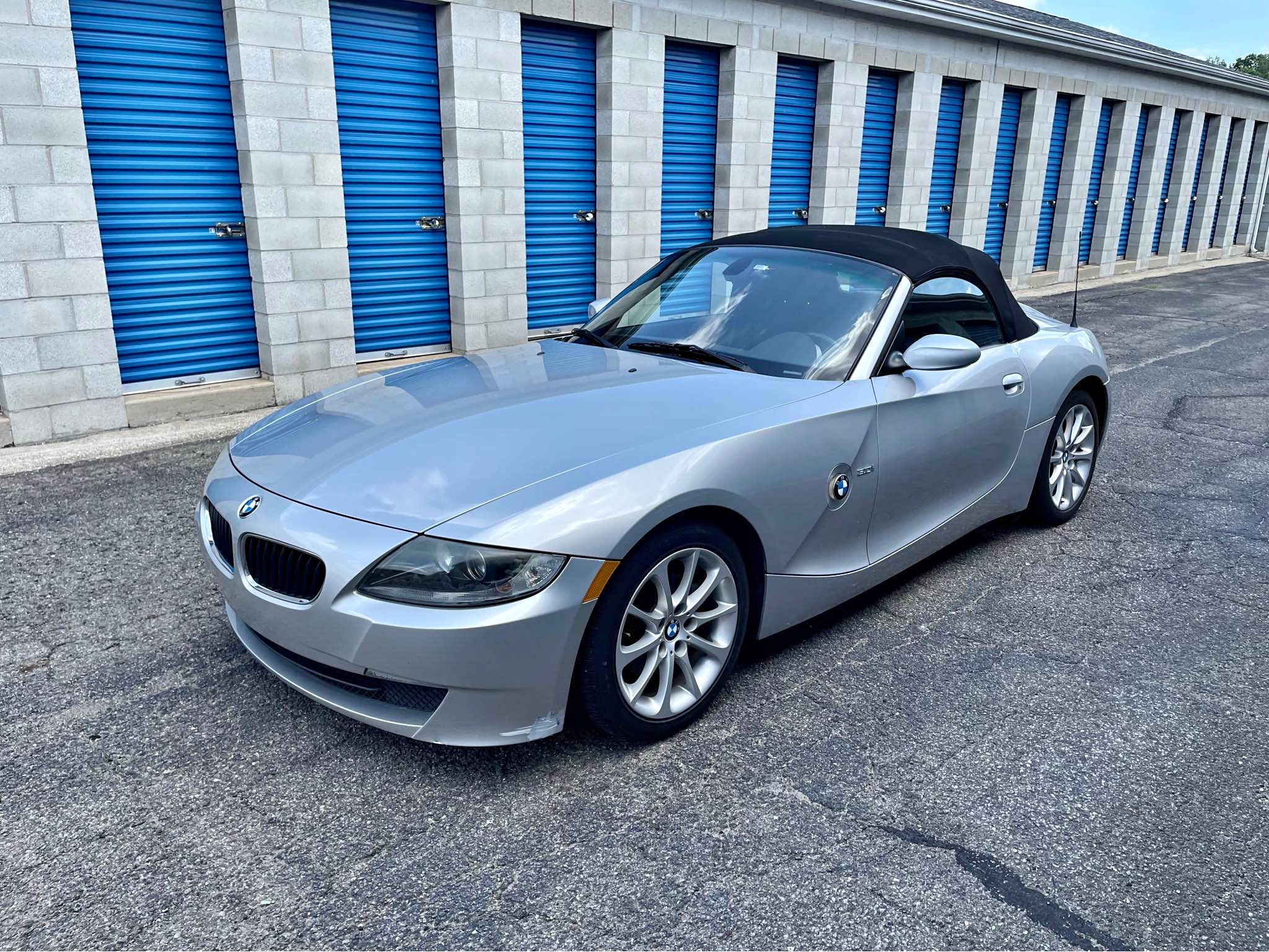 2006 BMW Z4 - 3.0i Roadster 2D