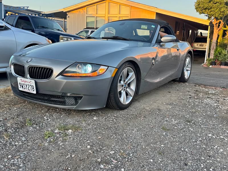 2006 BMW Z4 - 3.0i Roadster 2D