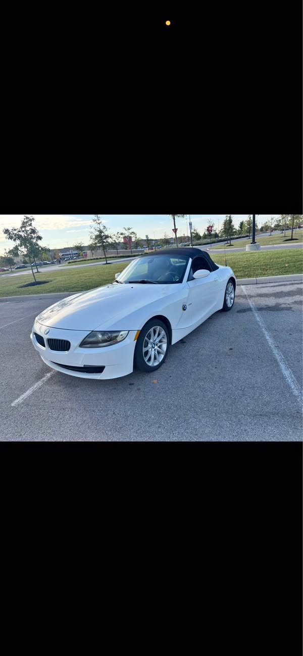 2008 BMW Z4 - 3.0i Roadster 2D