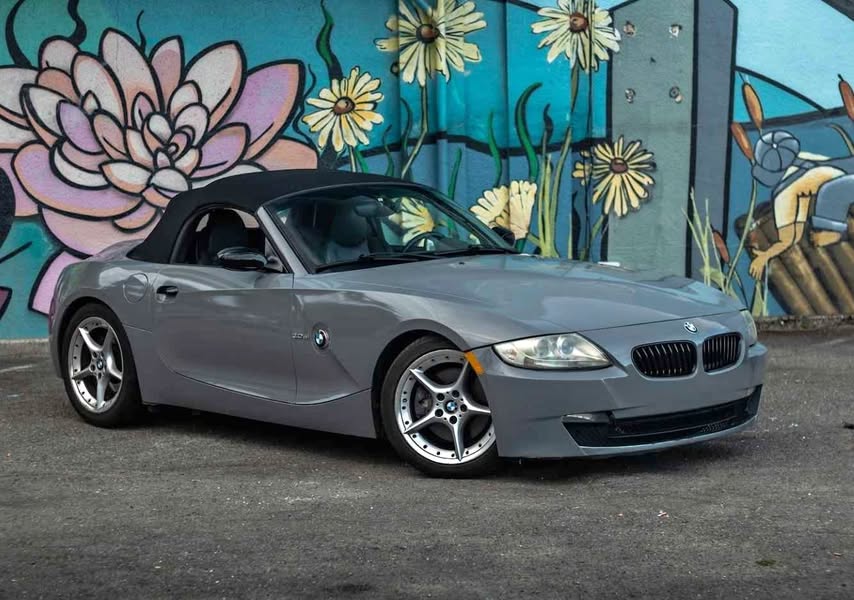 2006 BMW Z4 - 3.0i Roadster 2D