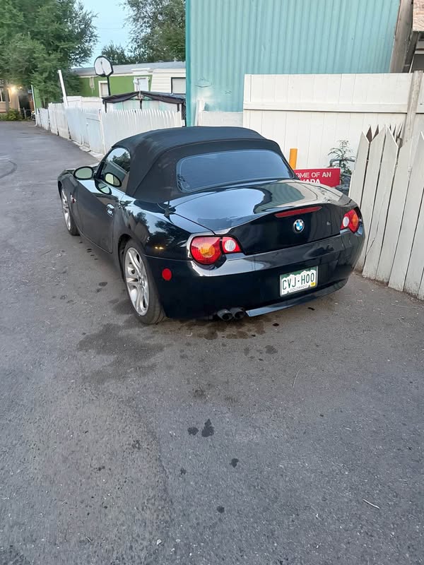 2004 BMW Z4 - 3.0i Roadster 2D