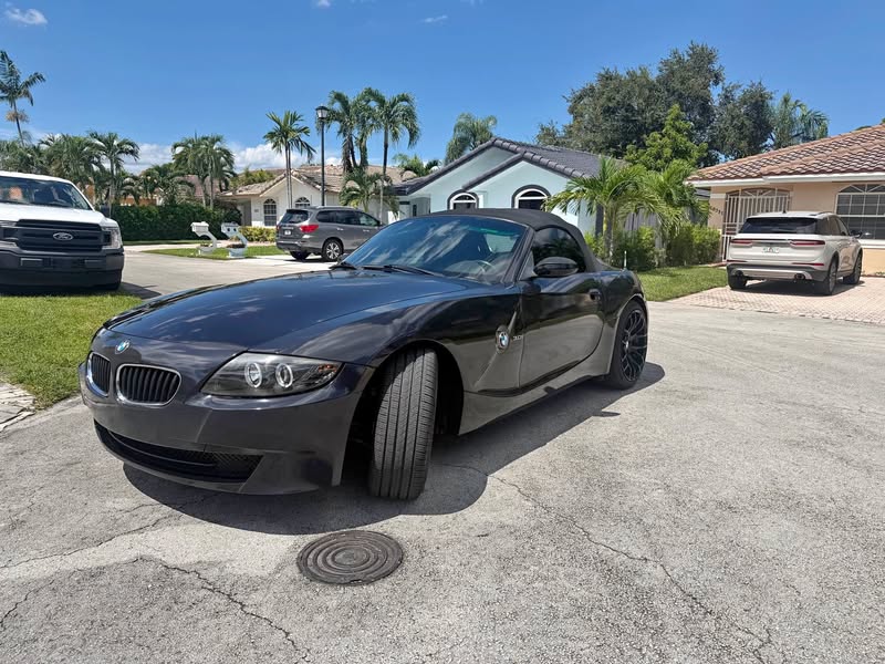 2007 BMW Z4 - 3.0i Roadster 2D