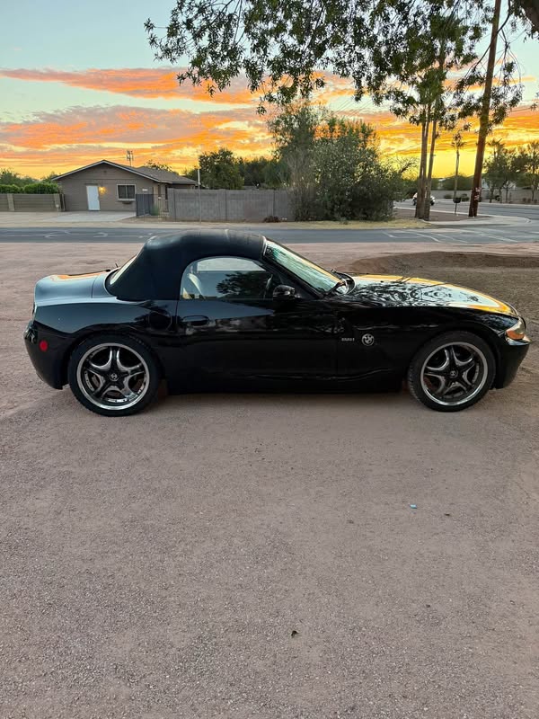 2004 BMW Z4 - 2.5i Roadster 2D