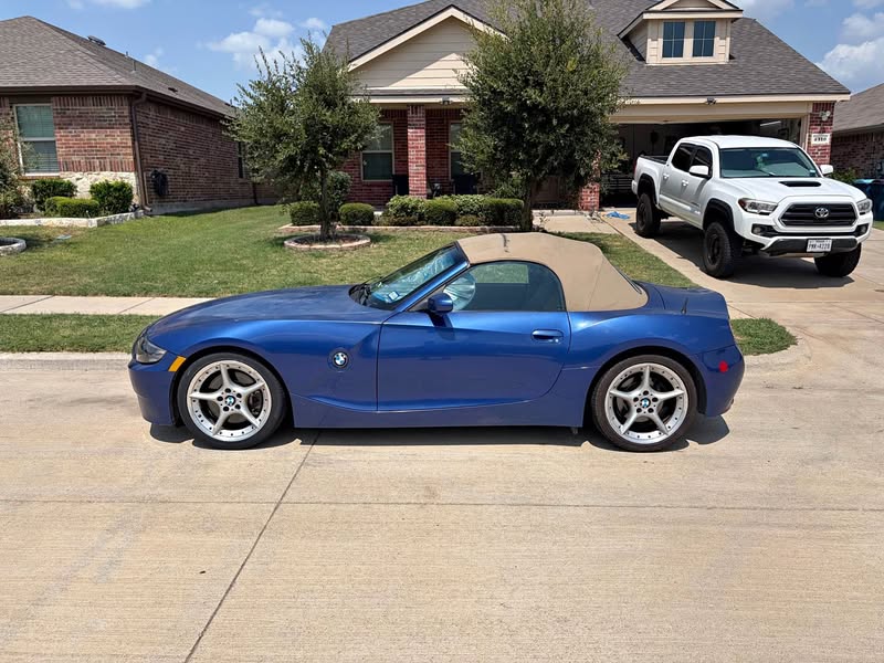 2006 BMW Z4 - 3.0i Roadster 2D