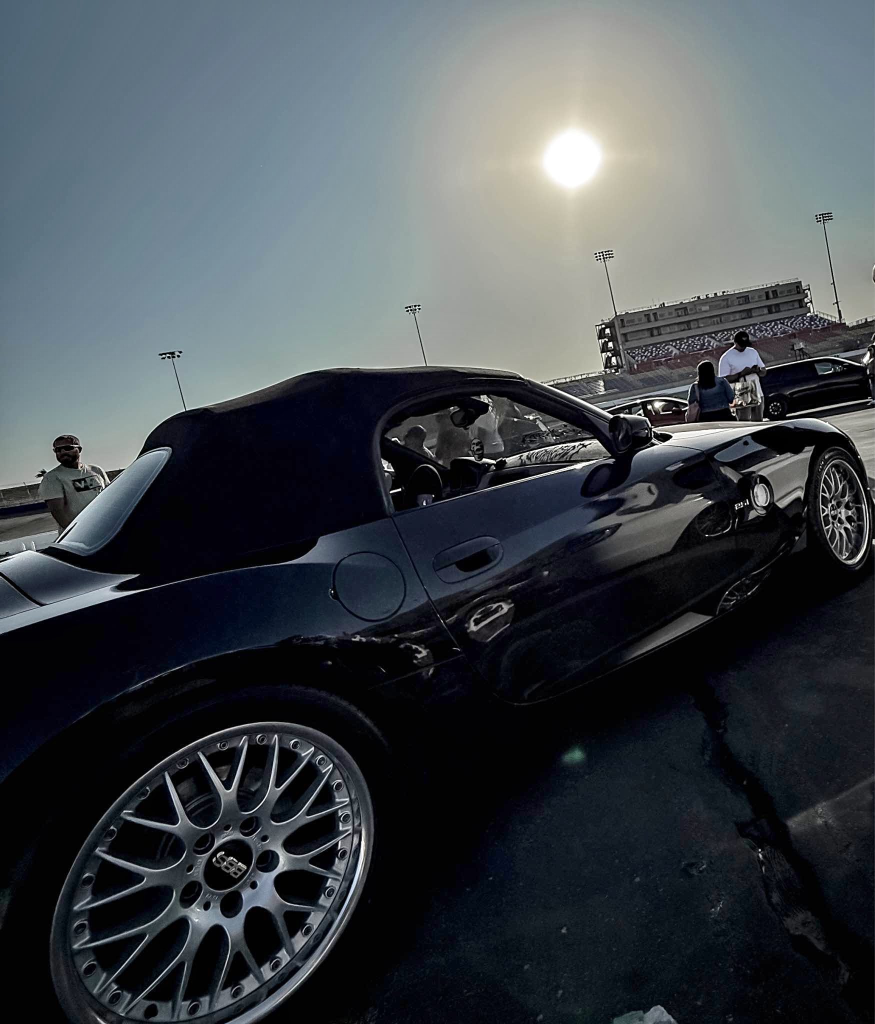 2004 BMW Z4 - 2.5i Roadster 2D