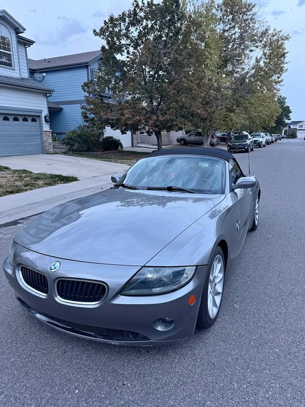2005 BMW Z4 - 2.5i Roadster 2D