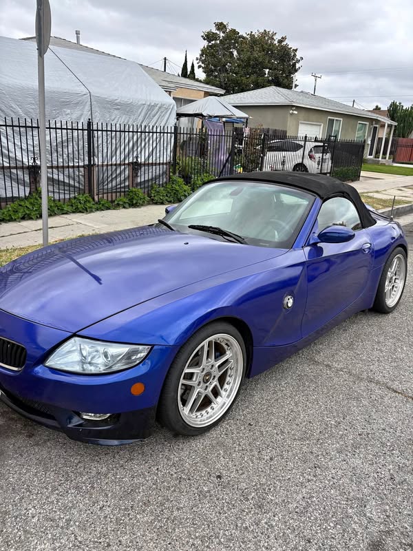 2005 BMW Z4 - 2.5i Roadster 2D