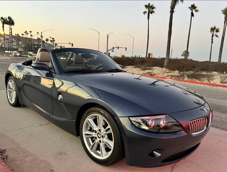 2003 BMW Z4 - 3.0i Roadster 2D