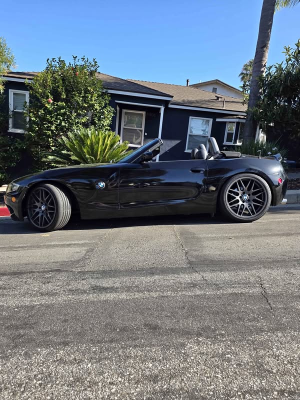 2005 BMW Z4 3.0i Roadster 2D