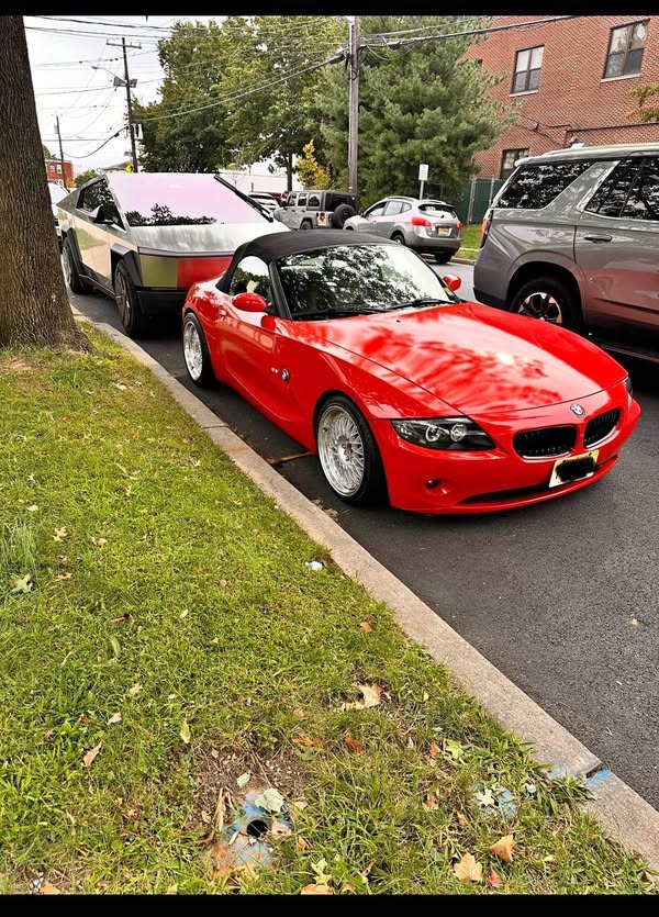 2003 BMW Z4 - 2.5i Roadster 2D