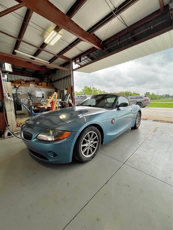 2004 BMW Z4 - 2.5i Roadster 2D