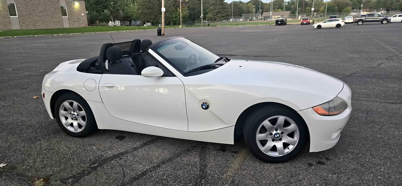 2004 BMW Z4 - 2.5i Roadster 2D