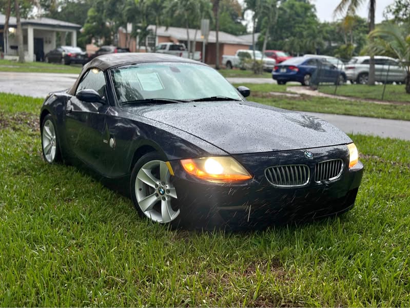 2006 BMW Z4 - 3.0i Roadster 2D