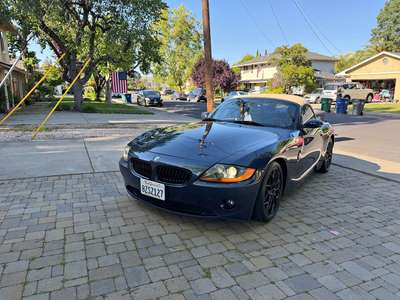 2004 BMW Z4 - 2.5i Roadster 2D