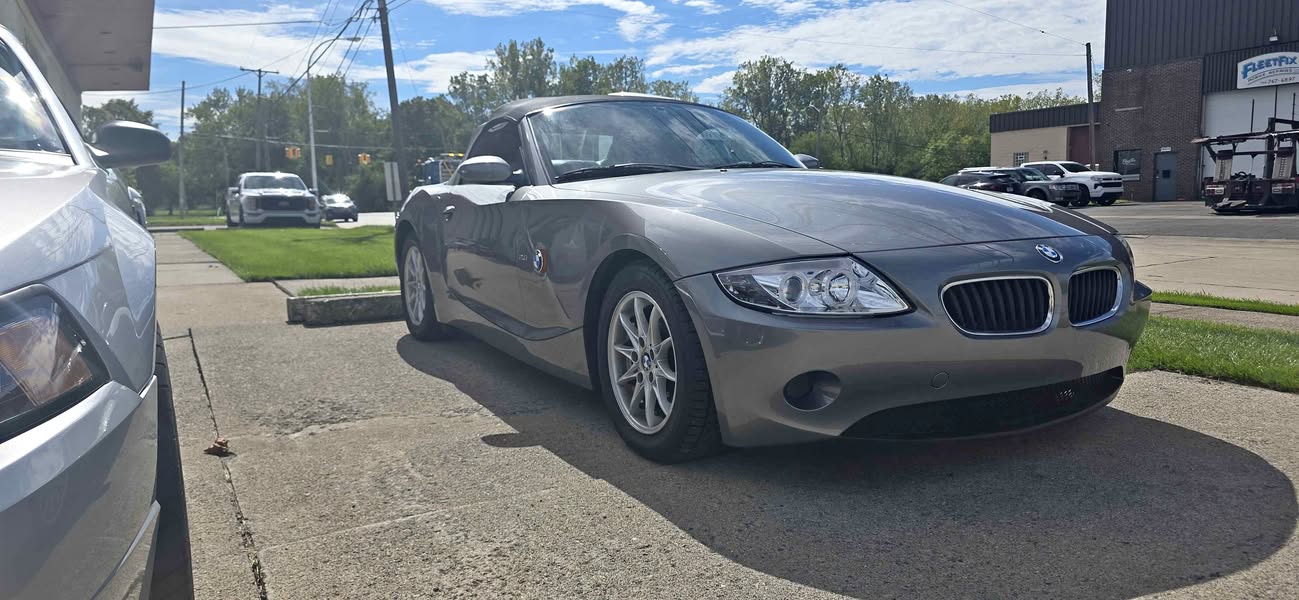 2003 BMW Z4 - 2.5i Roadster 2D