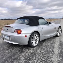 2004 BMW Z4 3.0i Roadster 2D