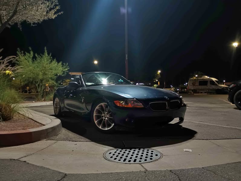 2004 BMW Z4 - 2.5i Roadster 2D